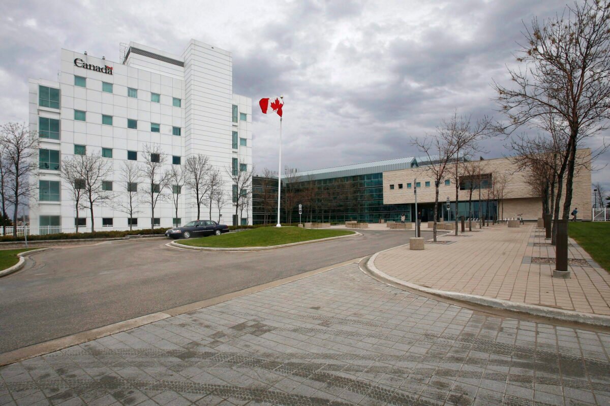 The National Microbiology Laboratory in Winnipeg is shown in a May 19, 2009 photo. (The Canadian Press/John Woods)