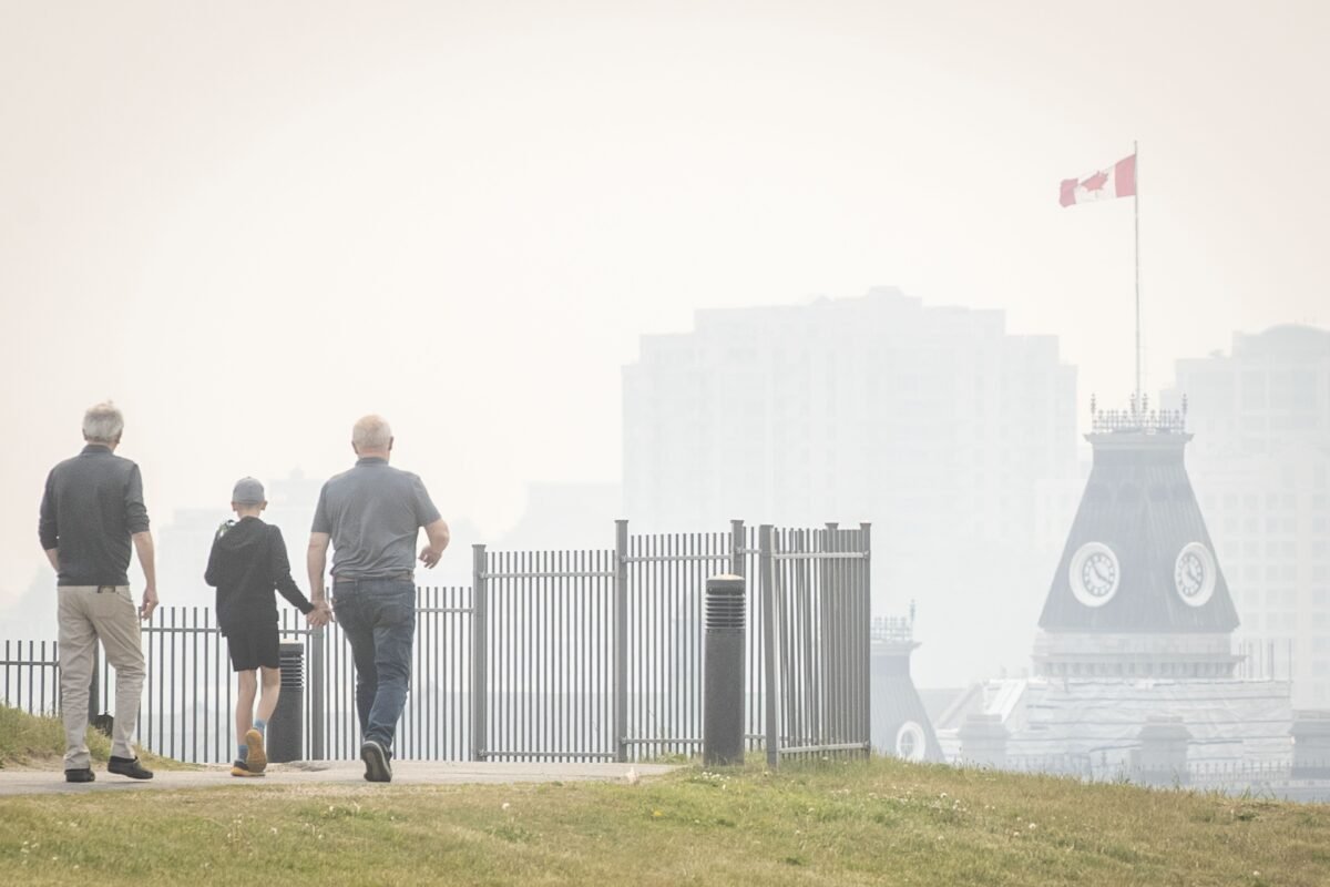 Smoke from wildfires burning across Ontario and Quebec blanket the skyline in Kingston, Ont., on June 6, 2023. (The Canadian Press/Lars Hagberg)