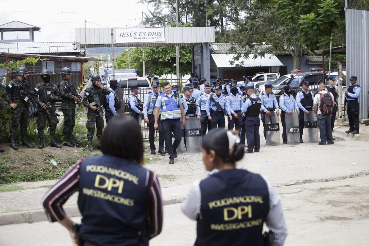 Security forces operate outside the Centro Femenino de Adaptacion Social (CEFAS) women prison following a deadly riot in Tamara, on the outskirts of Tegucigalpa, Honduras, on June 20, 2023. (Fredy Rodriguez/Reuters)