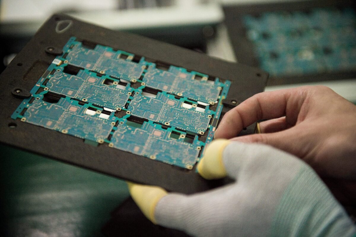 In the past four years, many Chinese IC stars that emerged from the CCP’s "rapid chip-making" campaign have gone awry or ended in a disastrous failure. (Nicolas Asfouri /AFP via Getty Images)