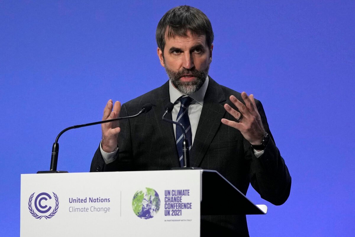 Steven Guilbeault, Canada’s minister of environment and climate change, speaks at a press conference at the COP26 UN climate summit in Glasgow, Scotland, on Nov. 12, 2021. (Alastair Grant/AP Photo)