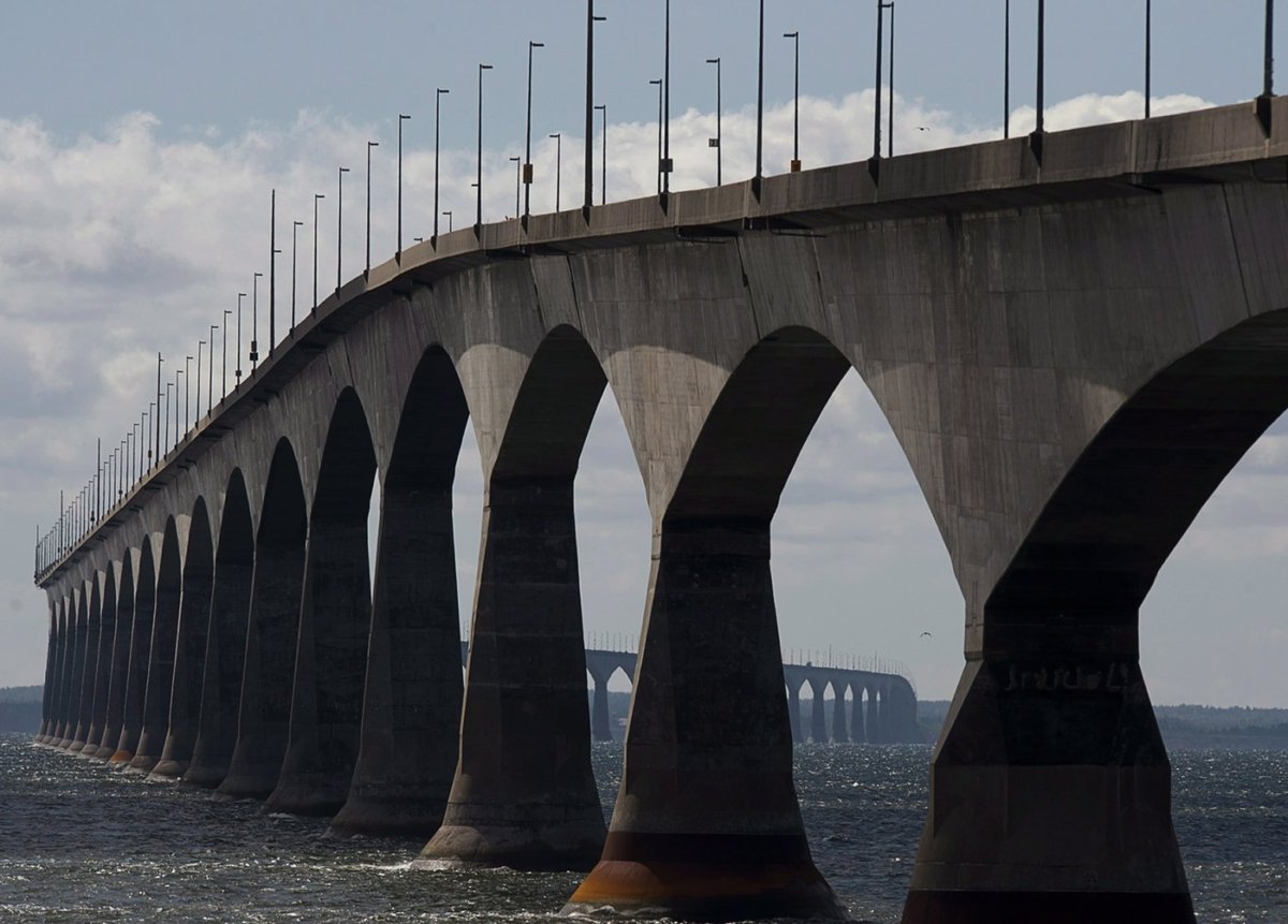 The Confederation Bridge is viewed from Borden-Carleton, P.E.I., on Sept. 27, 2013. (The Canadian Press/Andrew Vaughan)