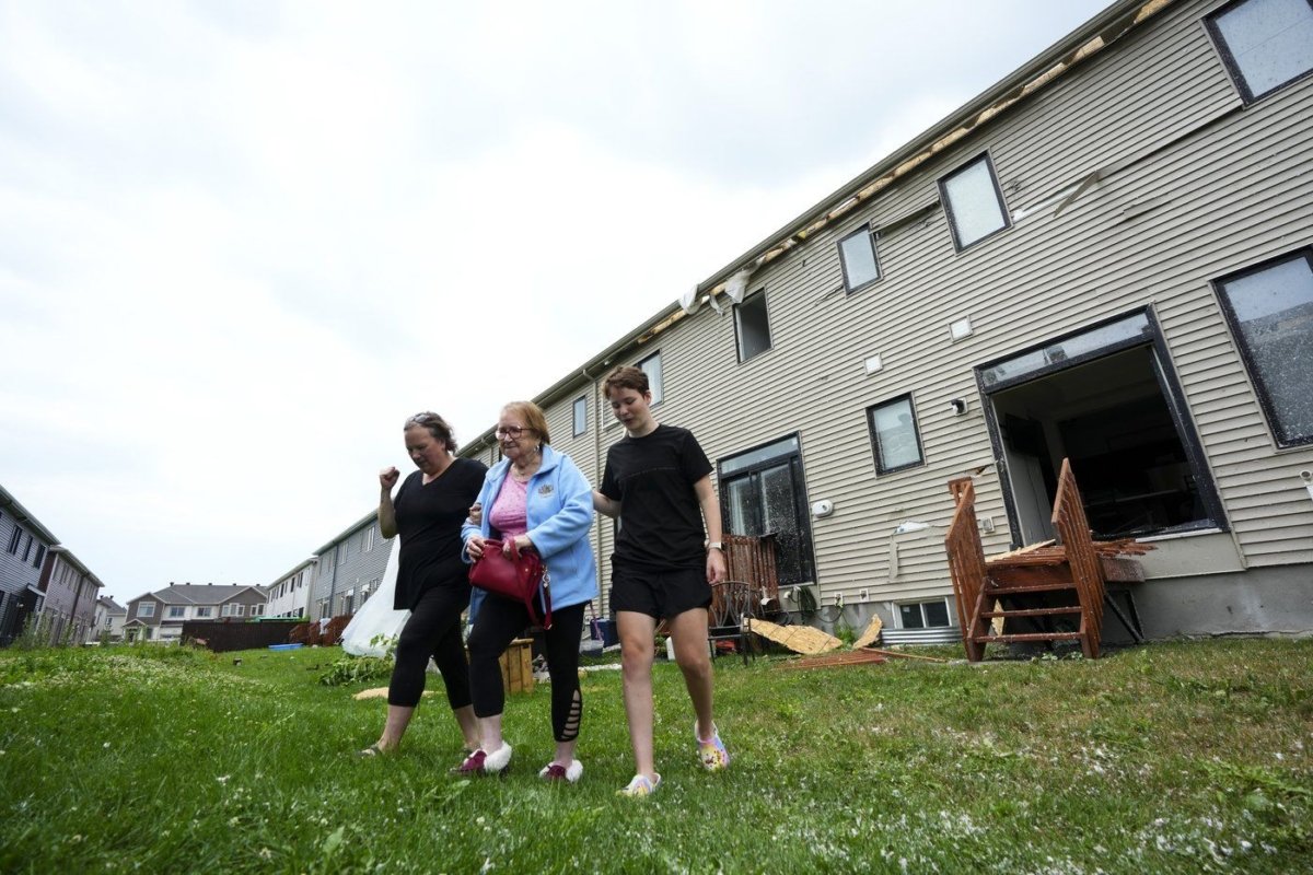 50 Homes Damaged but No Injuries Reported After Tornado Hits Ottawa Suburb