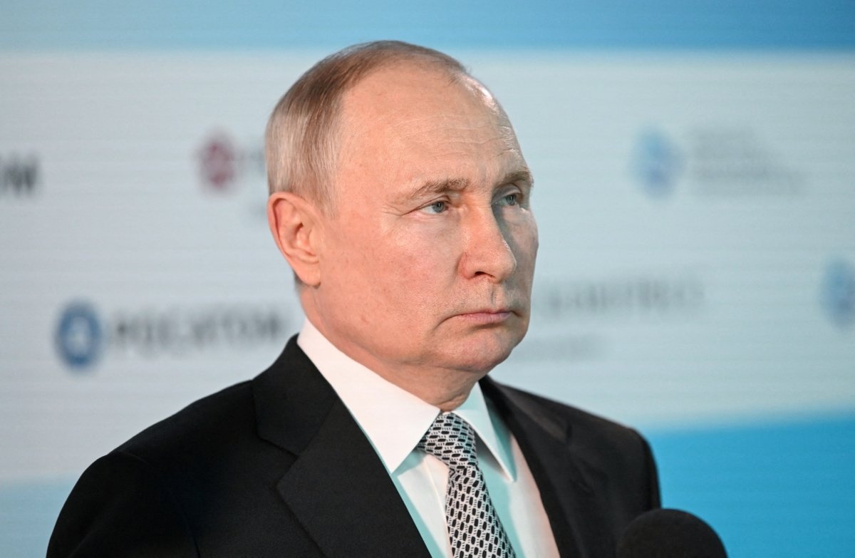 Russian President Vladimir Putin visits an exhibition of quantum technologies in Moscow on July 13, 2023. (Alexander Kazakov/Sputnik/Kremlin via Reuters)