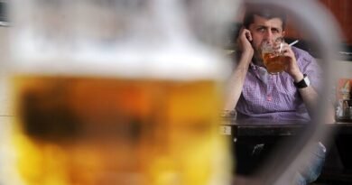 Binge Drinking Related to Social Media Alcohol Ads, Research Found
