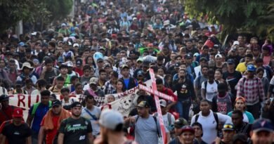 Migrant Caravan Swells to ‘Over 7,000 People’ En Route to US Border, Says Organizer