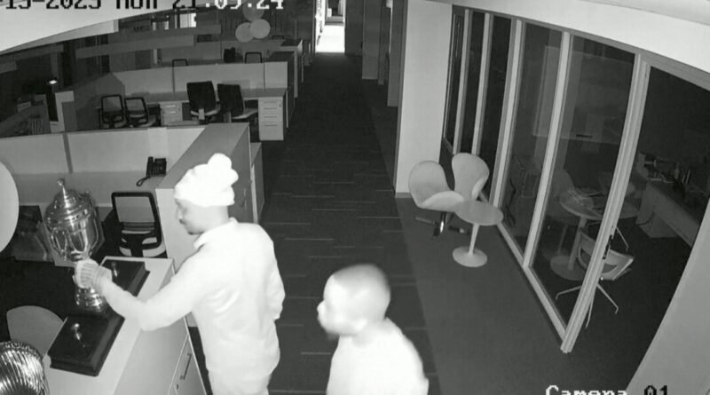 Video: South Africa’s Rugby Union HQ Burgled, World Cup Trophy Safe