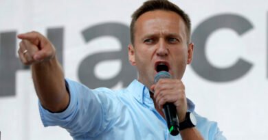 Imprisoned Russian Opposition Leader Navalny Transferred to Penal Colony Near Arctic Circle