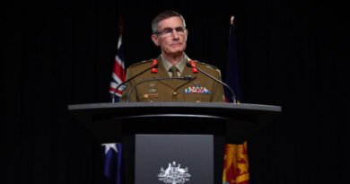 GREENS SAY AUSTRALIAN DEFENCE FORCE IS TOO TOP HEAVY