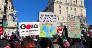 Police ‘Surrounded’ at Pro-Palestine Event After Making Arrests