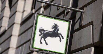 Worker Sacked by Lloyds Bank for Saying Racial Slur During Training Session Is Awarded Damages