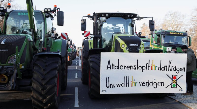 German Farmers Converge on Berlin to Protest Against Government Austerity Plan