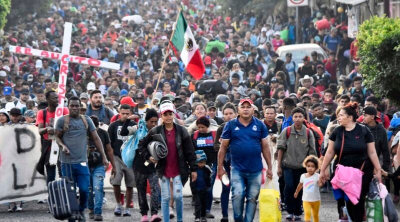 Migrant Caravan Resumes From Southern Mexico After Promise of Exit Visas Falls Through