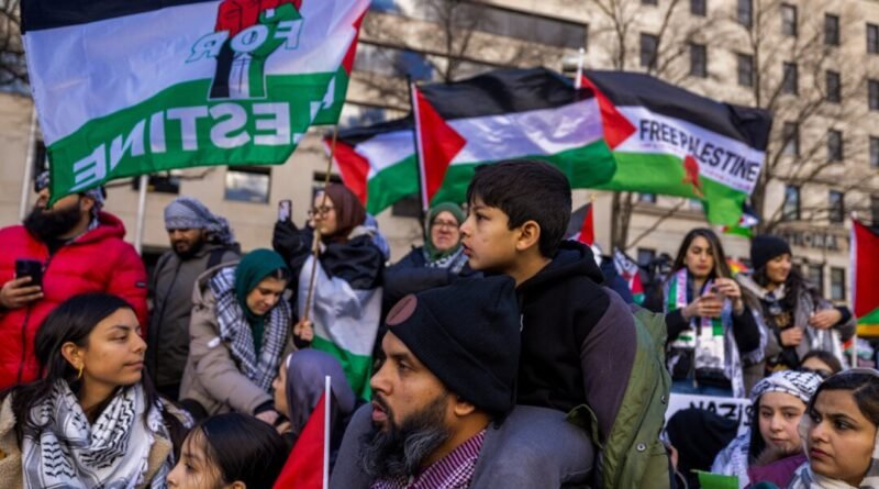 Pro-Palestinian Protest Outside White House Led to Clashes With Riot Police