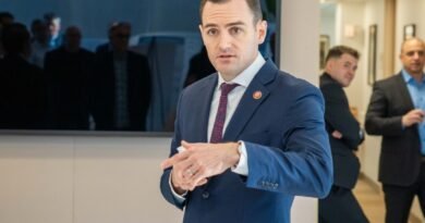 U.S. Representative Mike Gallagher meets Taiwan President Tsai