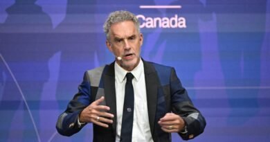 Jordan Peterson Warns of ‘Surveillance State’ at Hearing on Government Collusion With Banks