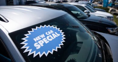 Statistics Canada Reports Retail Sales Down in January as New Car Sales Fell