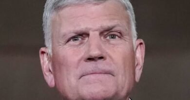 Franklin Graham’s Approval of Mike Johnson: ‘I’m a Fan’