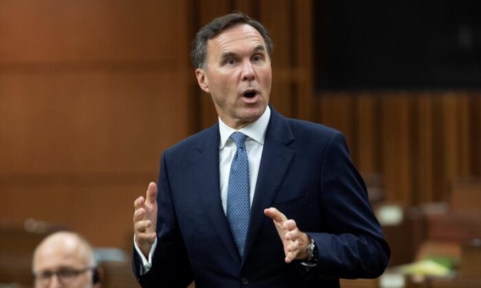 Former Liberal Finance Minister Morneau Criticizes New Budget as Being a Threat to Investment