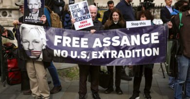 Assange a Political Prisoner? | The Epoch Times