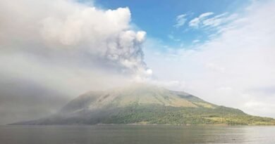 More People Are Evacuated After Dramatic Eruption of Indonesian Volcano