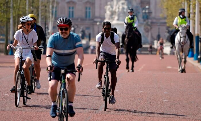Dangerous Cyclists Could Face Up to 14 Years in Prison, Say MPs