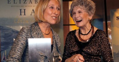 Alice Munro, Canadian Nobel Prize-Winning Author, Dead at 92